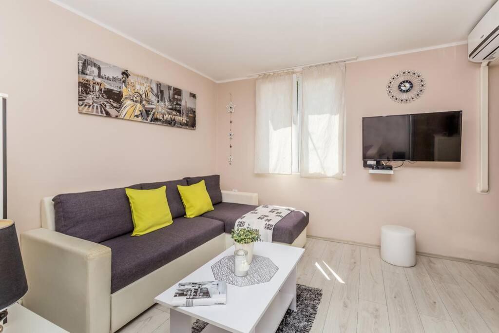 Crystal Apartment Rijeka Bagian luar foto